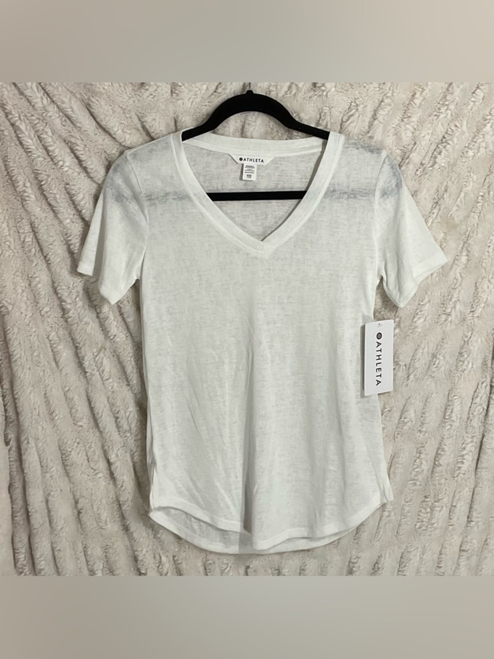 Athleta Breezy Scoop V-Neck Tee